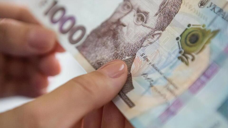 Курс гривні щодо основних валют падає другий день поспіль