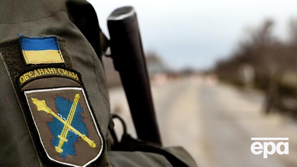 Стан пораненого українського військового задовільний, його госпіталізували, повідомили у штабі