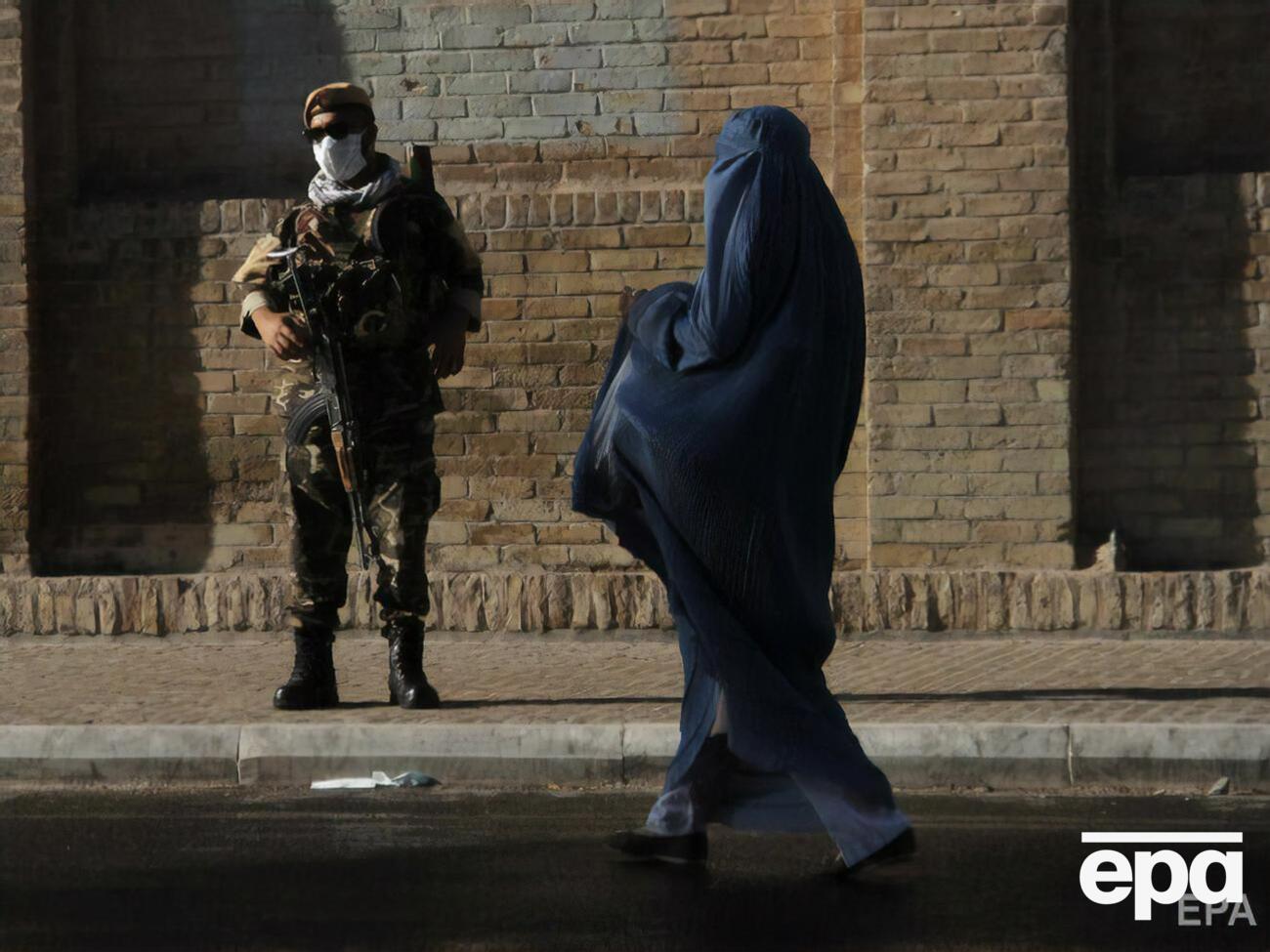 С 1996-го по 2001 год "Талибан" насаждал законы шариата в собственной строгой интерпретации