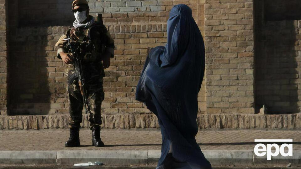 С 1996-го по 2001 год "Талибан" насаждал законы шариата в собственной строгой интерпретации