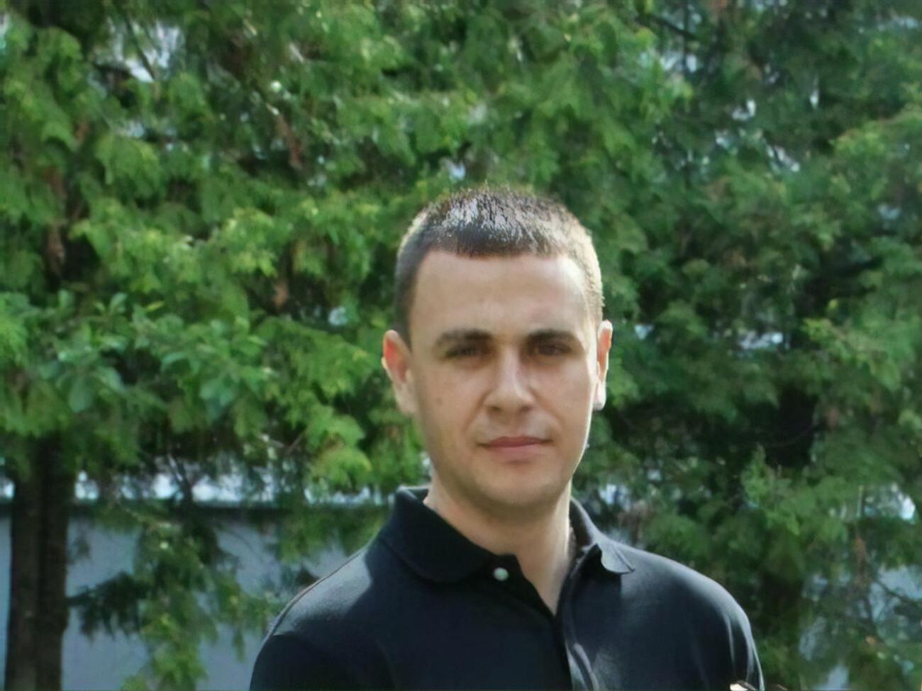 Михаил Шнайдер:&nbsp;Назад Бевза не зовут&nbsp;&ndash; и он вновь начинает через СМИ поливать своего шефа Кирилла Шевченко, хвалить Гонтареву, а заодно скалиться в сторону Офиса президента