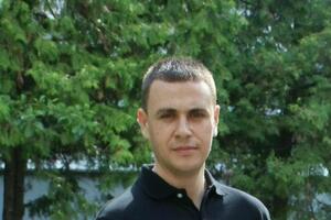 Михаил Шнайдер: Назад Бевза не зовут – и он вновь начинает через СМИ поливать своего шефа Кирилла Шевченко, хвалить Гонтареву, а заодно скалиться в сторону Офиса президента