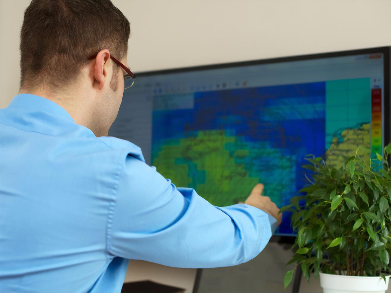 Фахівці нагадали, що будь-який погодний ресурс дає "імовірний сценарій"