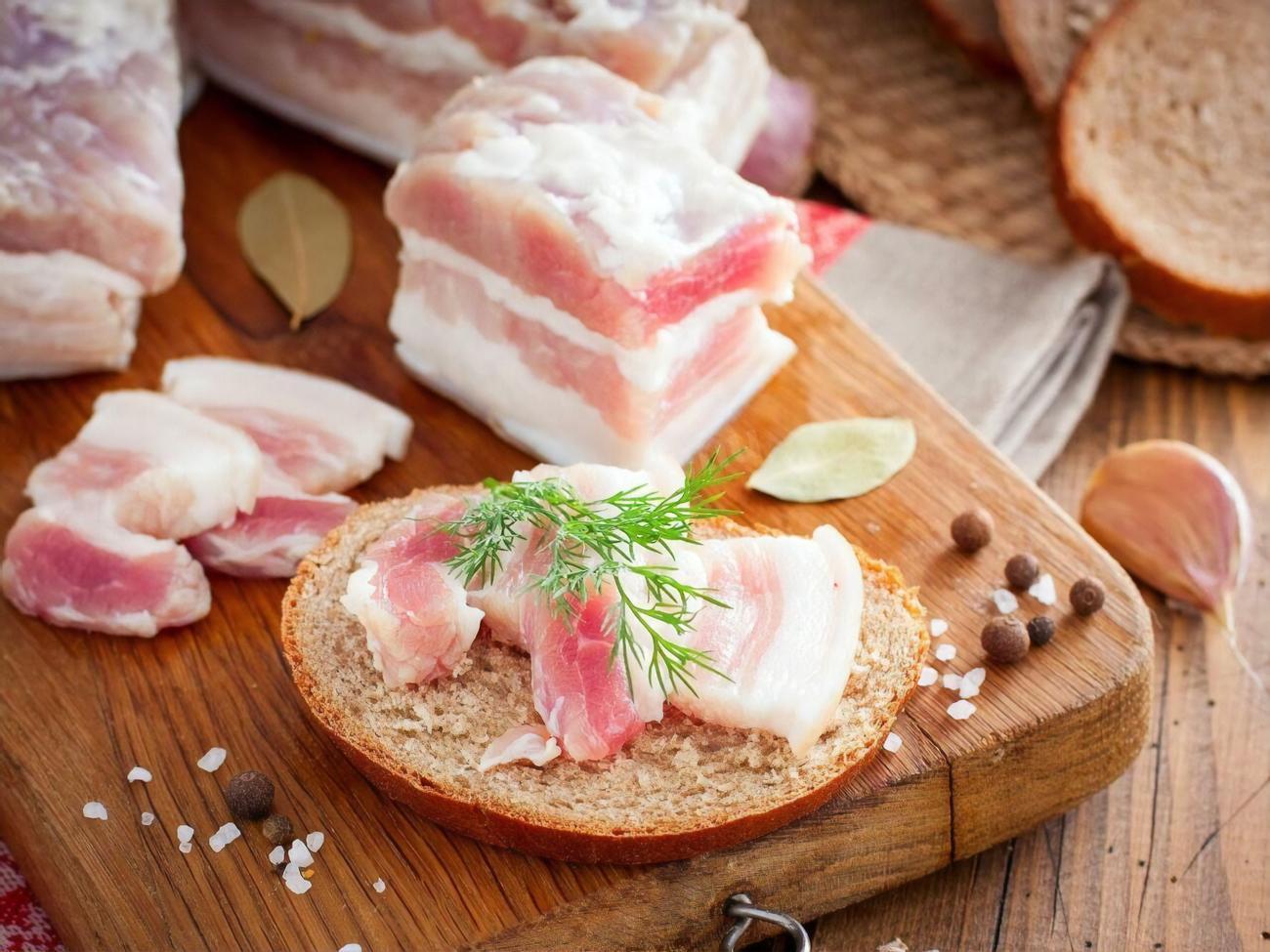 Сегодня в Украине отмечают День сала