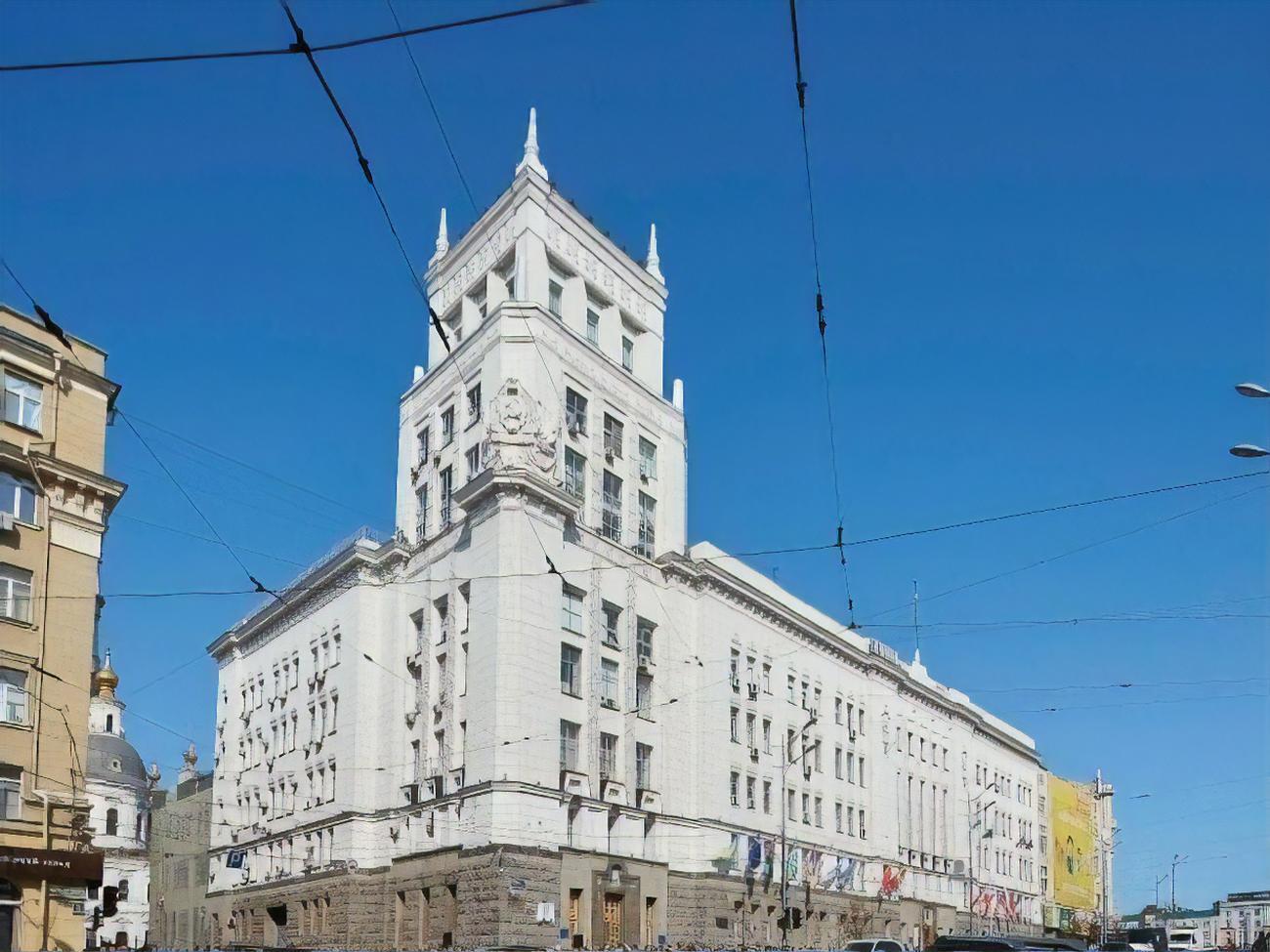 Обыски проводятся на шестом этаже мэрии