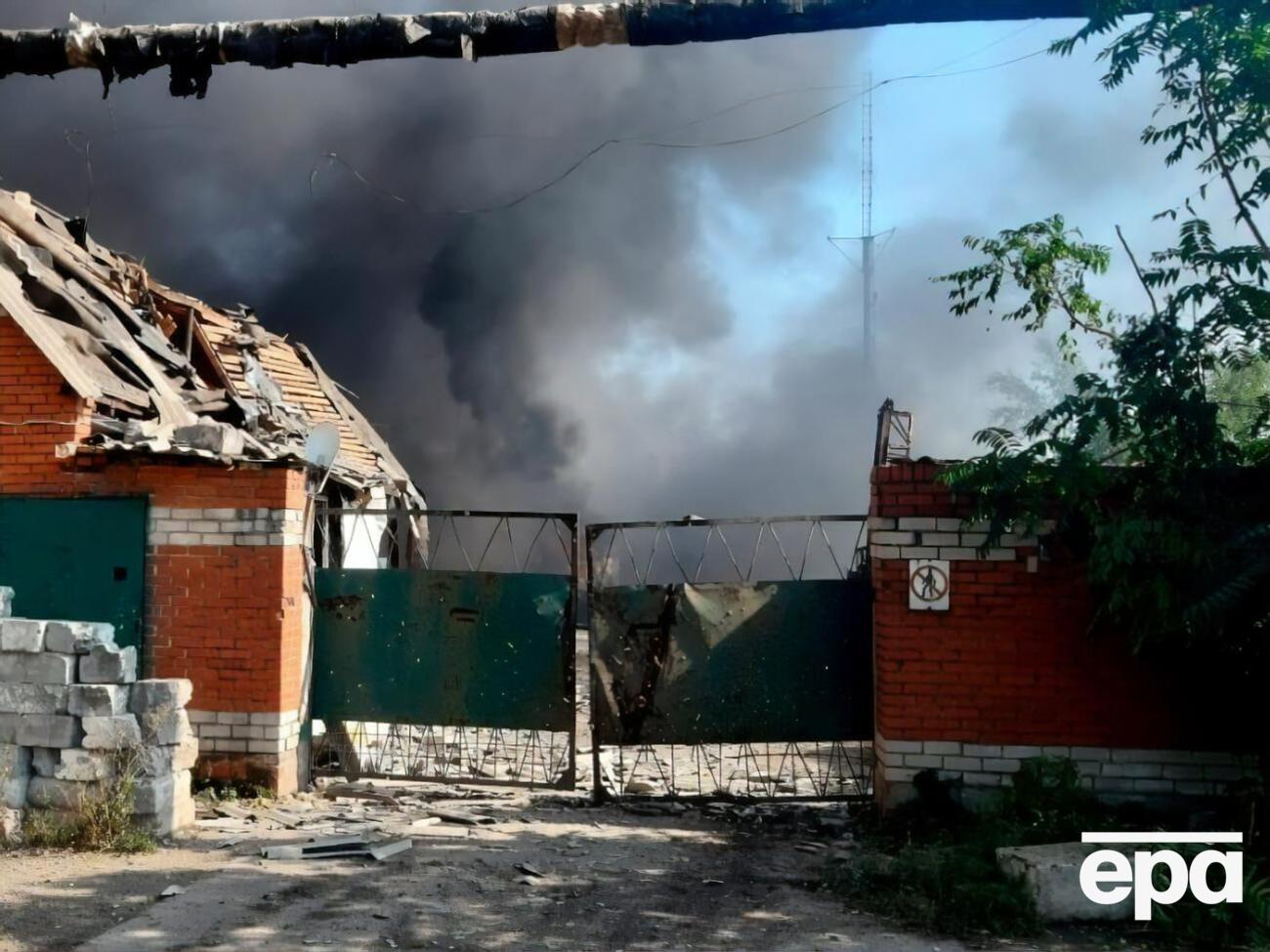 В результате обстрела повреждена инфраструктура в городе