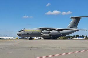 Військовий літак сів у Борисполі