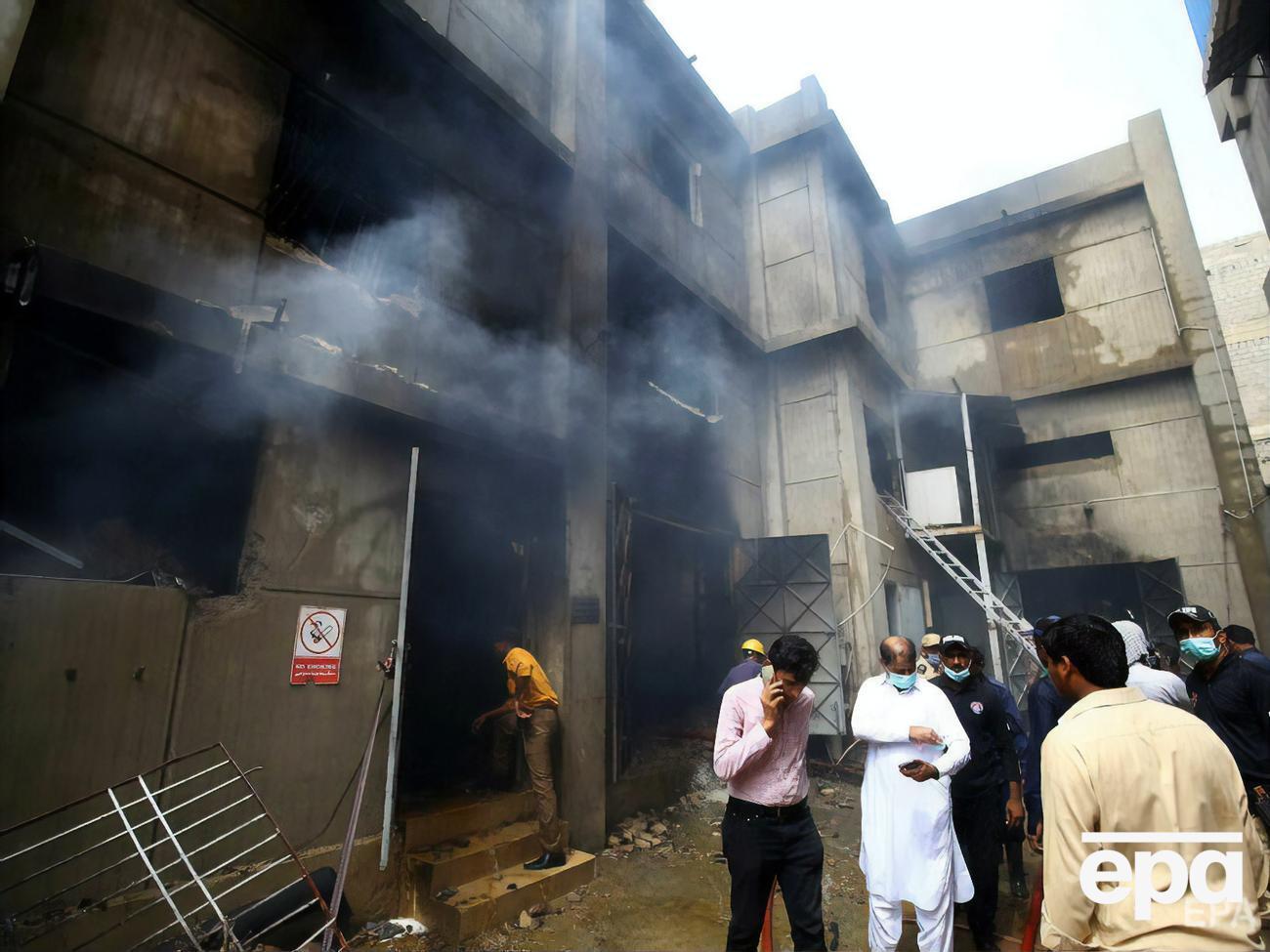 У зв'язку з пожежею звільнили чиновників, які не повідомили про нелегальне виробництво