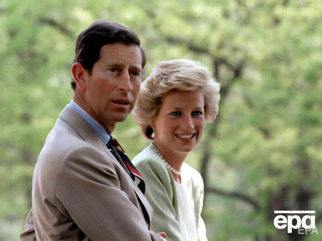 В этот день 25 лет назад был официально завершен бракоразводный процесс принца Чарльза и принцессы Дианы