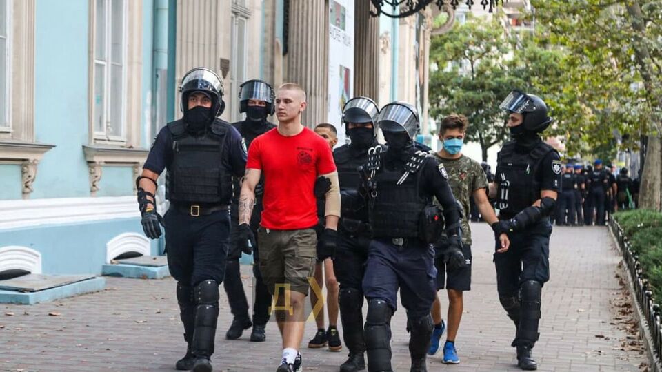 Начальник поліції пообіцяв, що учасники заворушень дістануть "урок"