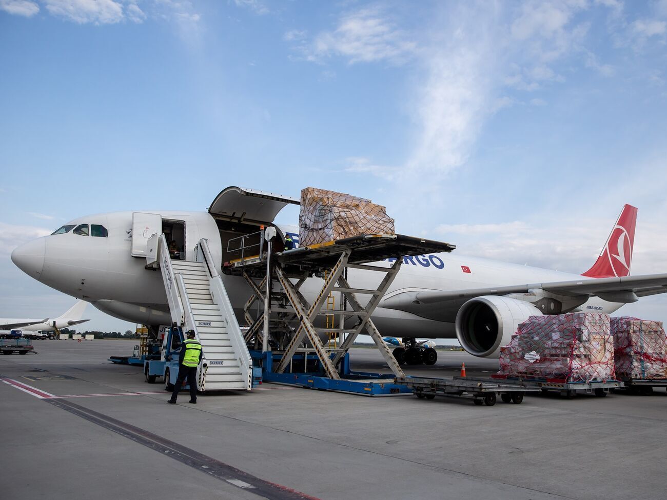 В Украину до конца года поступит 17 млн доз вакцины Pfizer