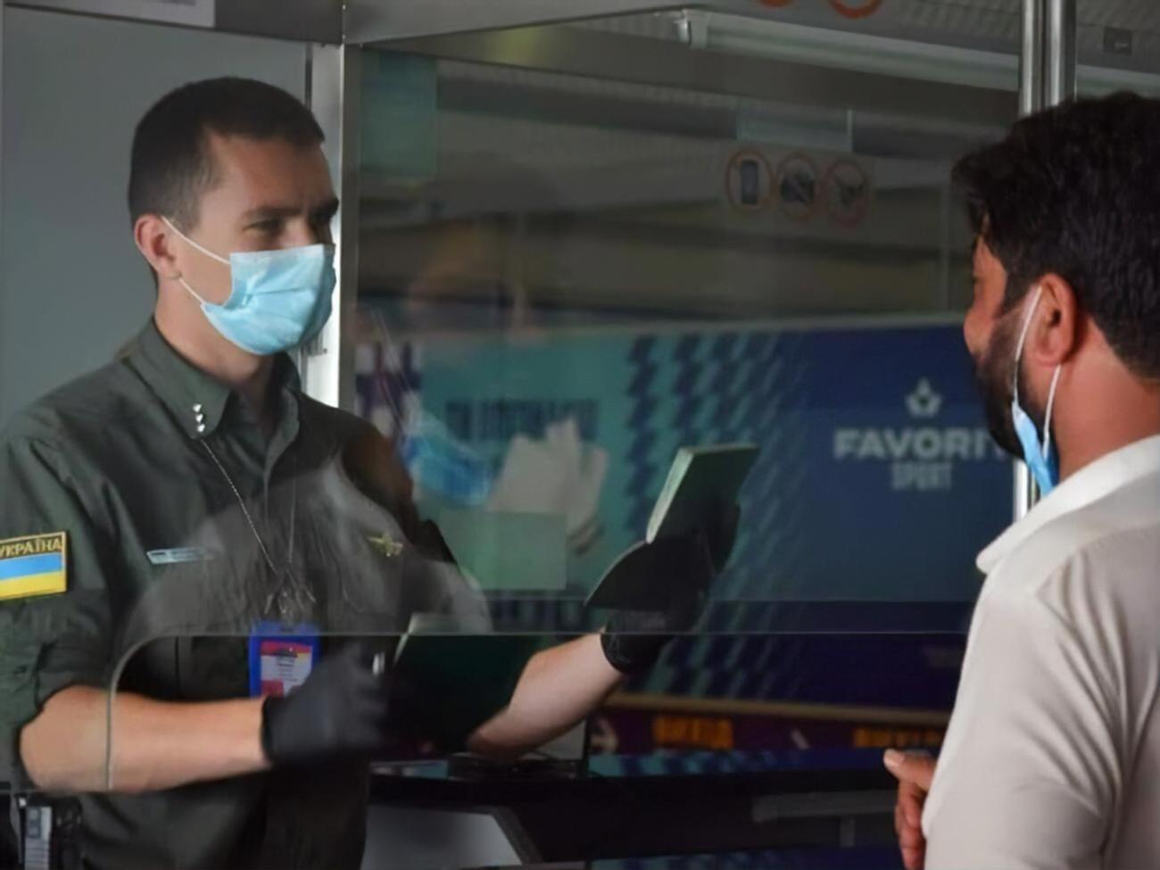 Україна евакуювала з Кабула іноземних журналістів, правозахисників та людей, яким загрожувала небезпека