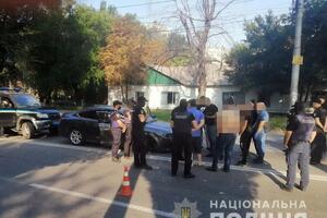 Двое мужчин обстреляли оппонентов и уехали на Chrysler