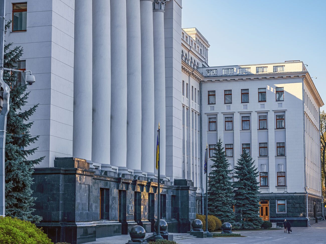 В ОПУ ситуацию с переносом встречи Байдена и Зеленского назвали "абсолютно прозрачной и легко объяснимой"