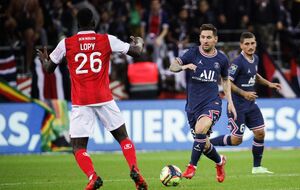 29 августа Месси впервые вышел в составе ПСЖ