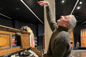 Богомолов назвал свою дочь невозможной и прекрасной