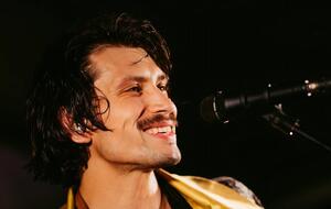 Каднай став відомим після участі в шоу "Фабрика зірок"