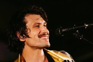 Каднай став відомим після участі в шоу "Фабрика зірок"