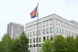 У посольстві США заявили, що глибоко засмучені смертю Шишова