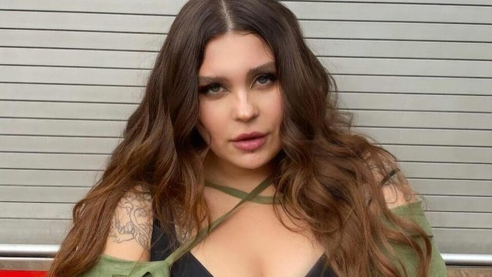 Зарицкая сейчас отдыхает в Хорватии, откуда постит ролики в Instagram Stories