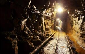 Из-за взрыва на шахте два человека погибли, восемь – в больницах