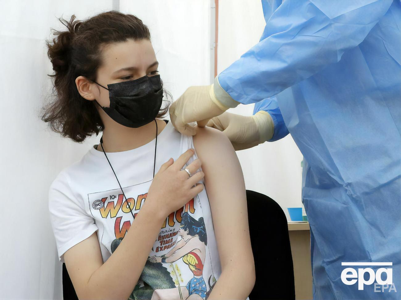 Для щеплення проти коронавірусу батьки дітей 12–15 років або самі діти віком 16–17 років мають звернутися до педіатра чи сімейного лікаря