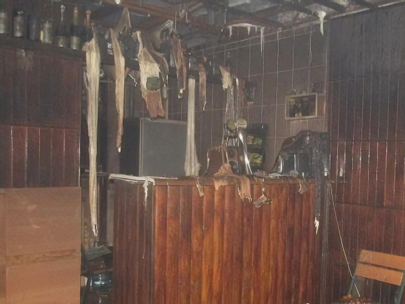 Интерьер кафе сгорел