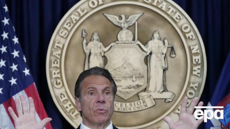 Куомо отвергает обвинения в сексуальных домогательствах и не планирует подавать в отставку