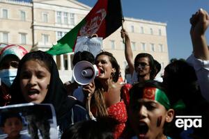 Під час першого приходу до влади таліби жорстко обмежили права жінок