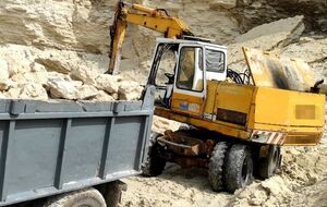 По данным СБУ, подозреваемые сняли почвенный покров парковой зоны на площади почти 8 га