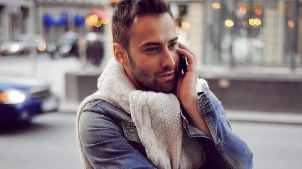 Шепелев родился в 1983 году в Минске