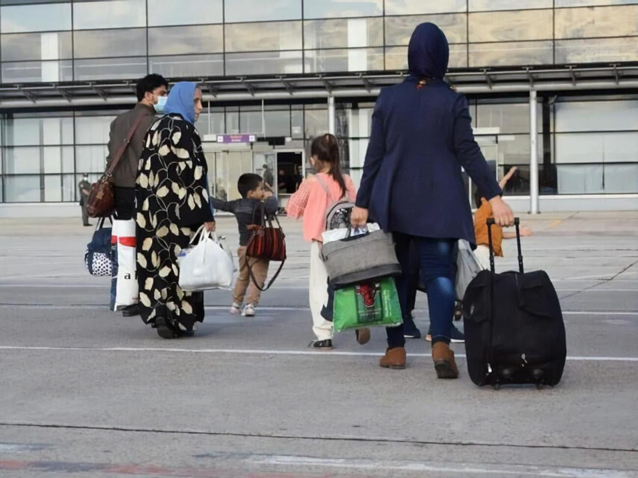 Україна евакуювала з Кабула афганців, які співпрацювали з канадськими військовими та журналістами