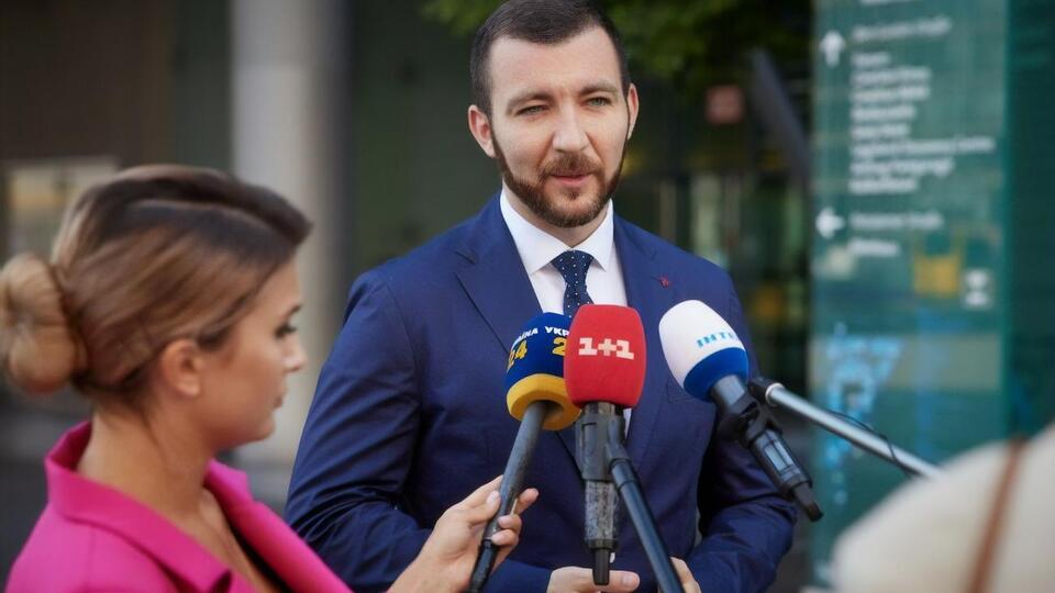 Никифоров сказал, что Украина отнеслась "с абсолютным пониманием" к просьбе перенести еще на один день встречу Зеленского и Байдена