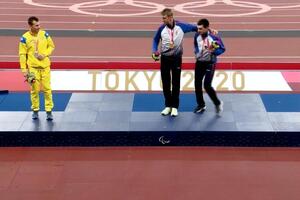 Український спортсмен стояв осторонь від представників ПКР на церемонії нагородження