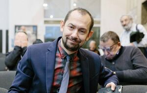 До 2014 року Росія пишалася іноземними військами, які марширували Красною площею 9 травня. А тепер, бачачи ті самі війська на Хрещатику, кричить "фу"