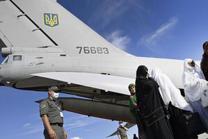 В Офісі президента заявляли, що евакуювали з Афганістану всіх охочих українців і членів їхніх сімей, журналісти говорять, що це не так