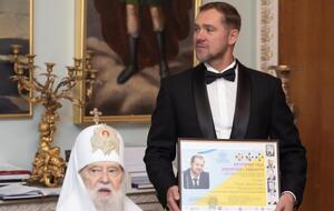 За свою професійну і громадську діяльність Тарас Ламах має багато нагород, серед яких орден Святого рівноапостольного князя Володимира Великого ІІІ ступеня