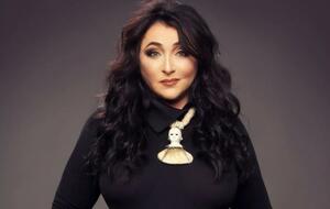 На видео из Италии 57-летняя Милявская показала фак всем, кто говорил, что она сидит на диете