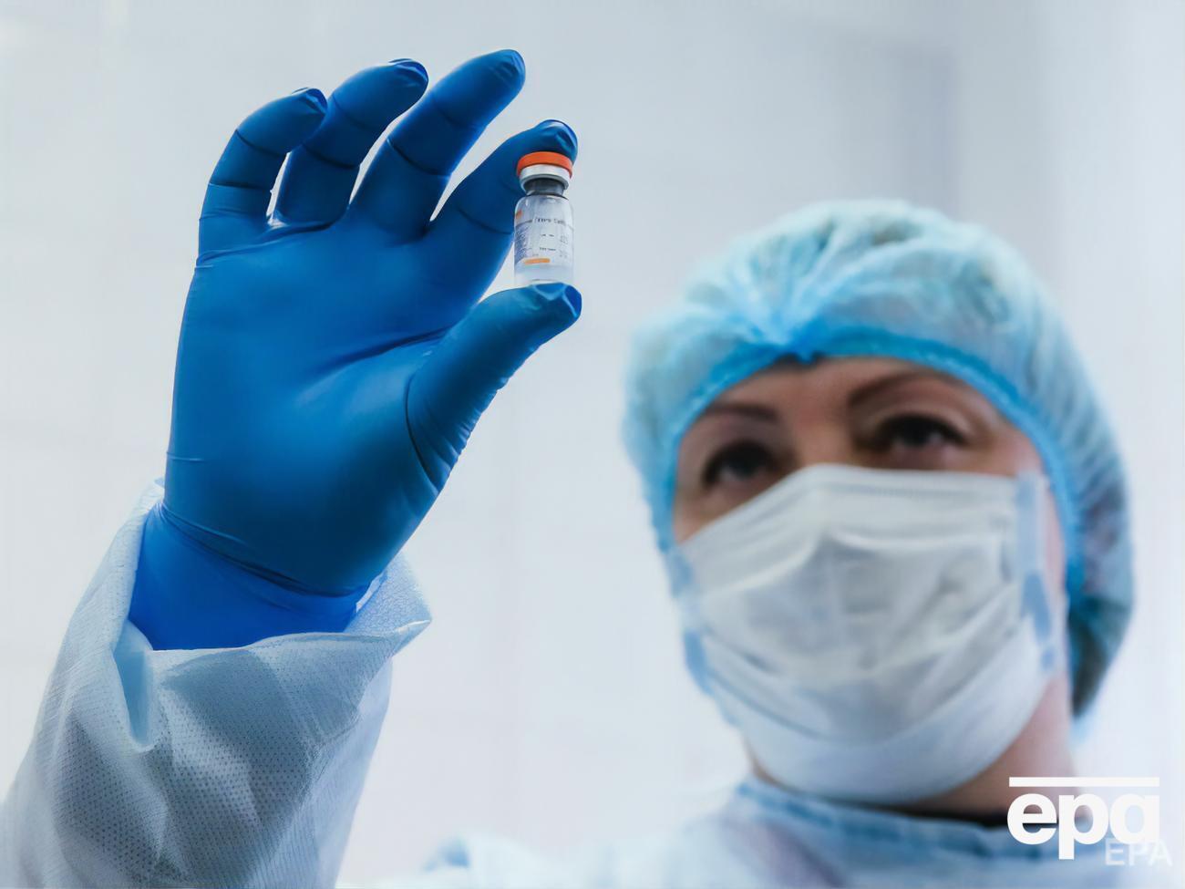 В Украине полностью привили от коронавируса 5,4 млн человек