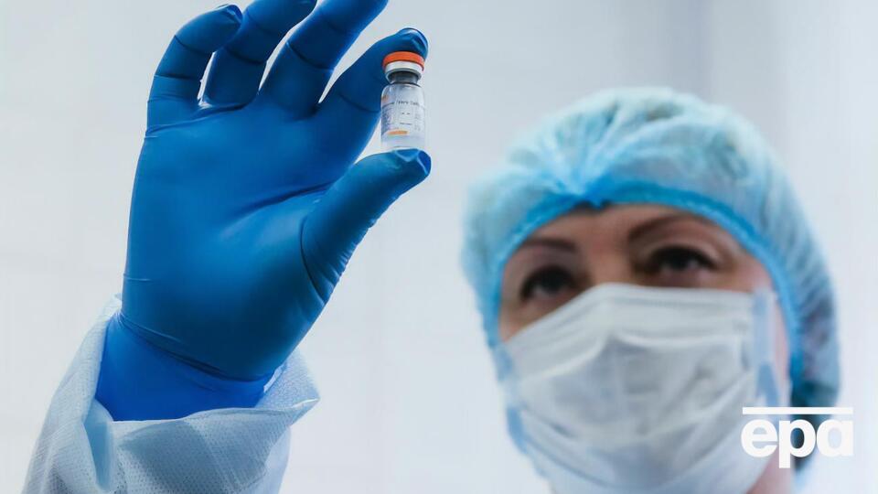 В Украине полностью привили от коронавируса 5,4 млн человек