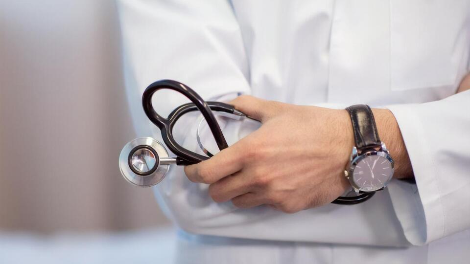 Спочатку е-лікарняні мали замінити паперові 2019 року