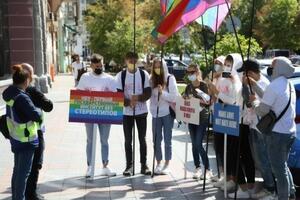 "Ми бачимо прояви середньовіччя і мракобісся, печерної гомофобії", – заявили учасники акції