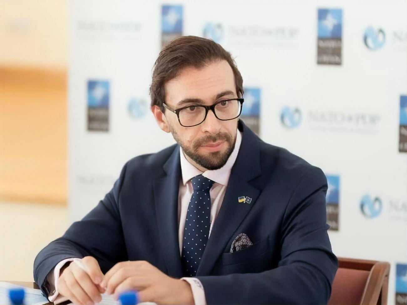 Александер Вінніков: Союзники мають бути переконані, що вступ нового члена посилить безпеку Альянсу. Саме тому це рішення ухвалюється колективно