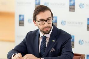 Александер Вінніков: Союзники мають бути переконані, що вступ нового члена посилить безпеку Альянсу. Саме тому це рішення ухвалюється колективно