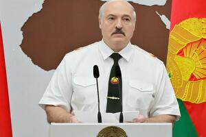 Конституционная комиссия должна была представить Лукашенко проект изменений в основной закон страны до 1 сентября