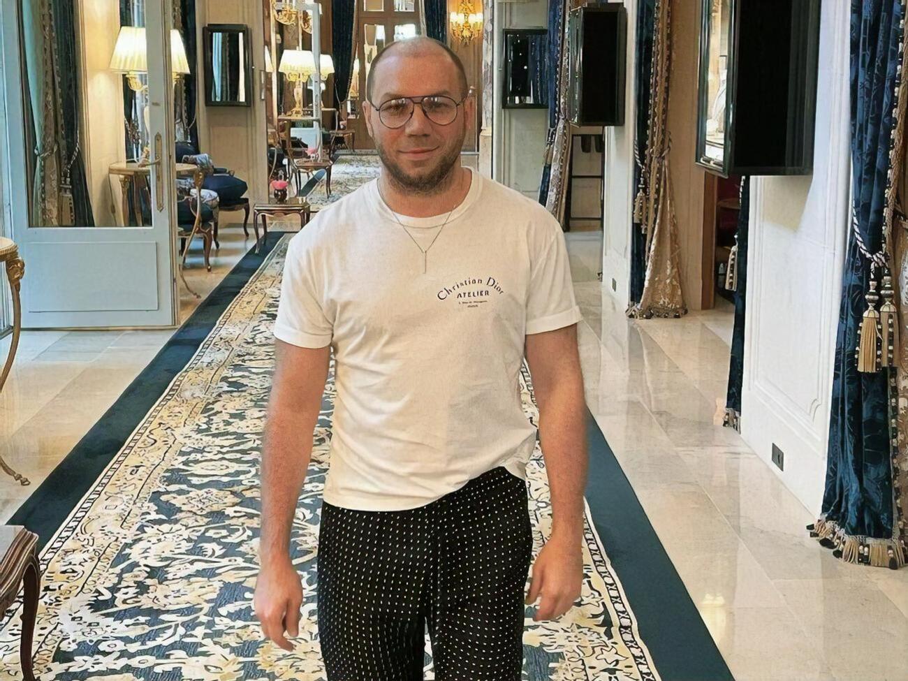 Андре Тан відомий як дизайнер жіночого одягу