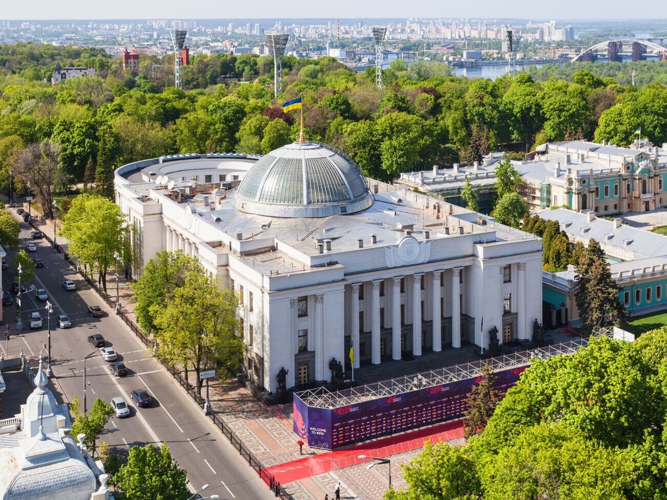 На выборах в парламент 20,2% украинцев намерено поддержать "Слугу народа"