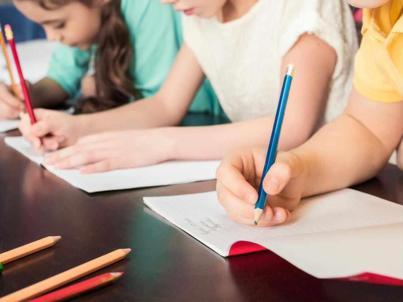 В прошлом году 1 сентября более 428 тыс. детей пошли в первый класс