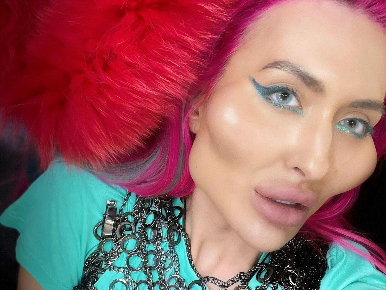 "Идут мне платья?"&nbsp;&ndash; поинтересовалась Покрещук у подписчиков