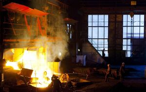 Вместо модернизации производства средства инвестора направили на погашение долгов комбината перед кредиторами, связанными с DF Group, сообщили в САП